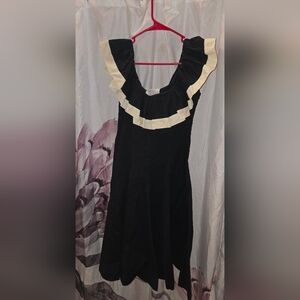 Bullocks Wilshire vintage black with white trim side zip size 4 dress